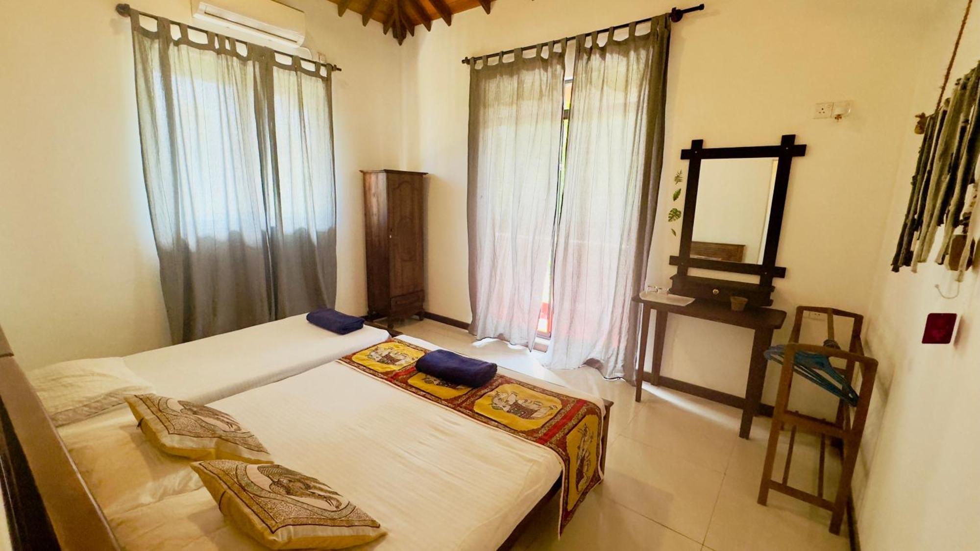 Sritaly Inn Мириса Екстериор снимка