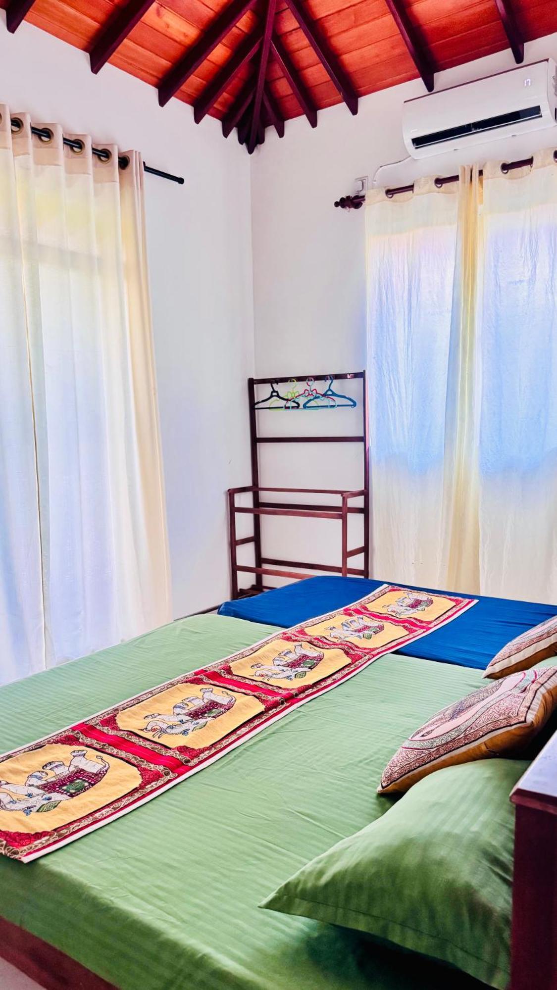 Sritaly Inn Мириса Екстериор снимка