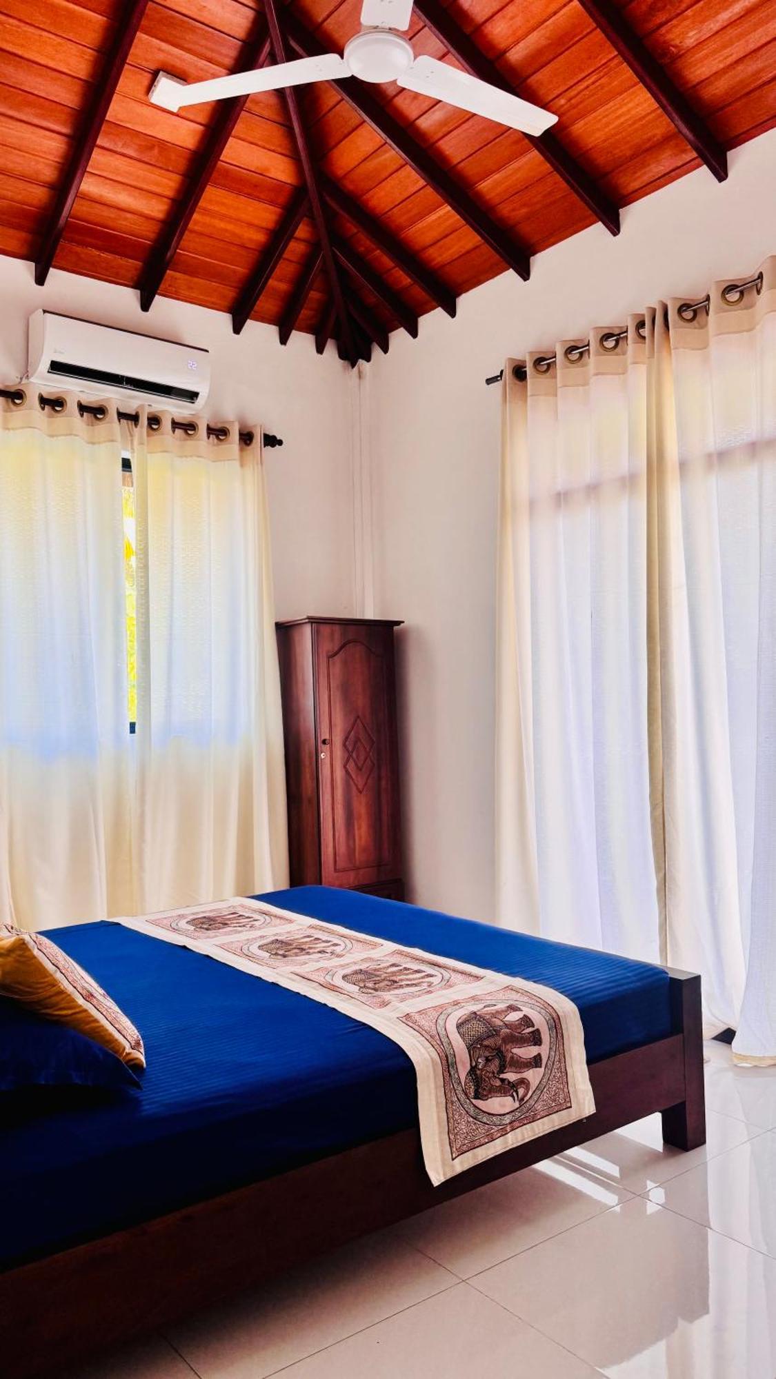 Sritaly Inn Мириса Екстериор снимка