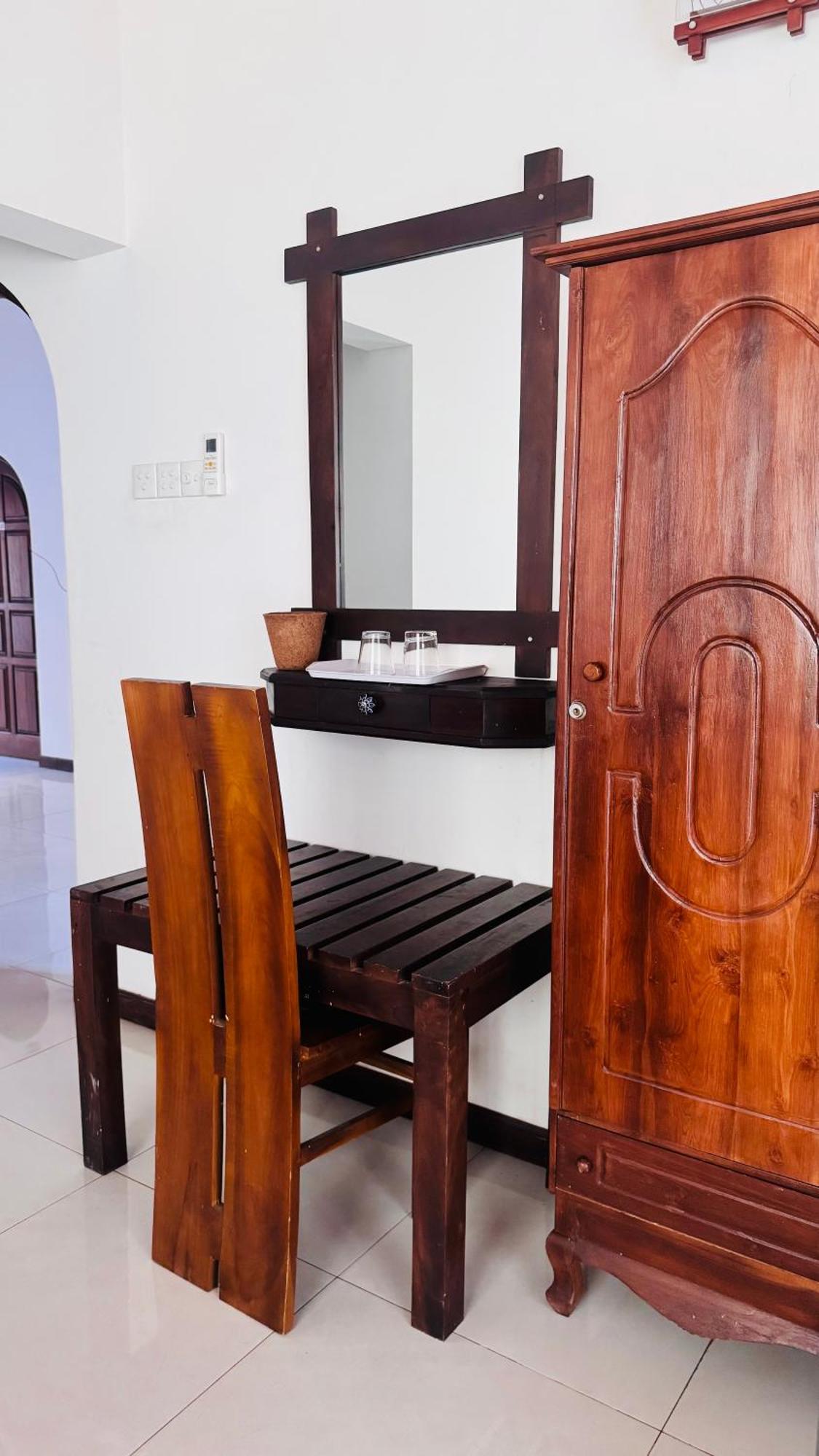 Sritaly Inn Мириса Екстериор снимка