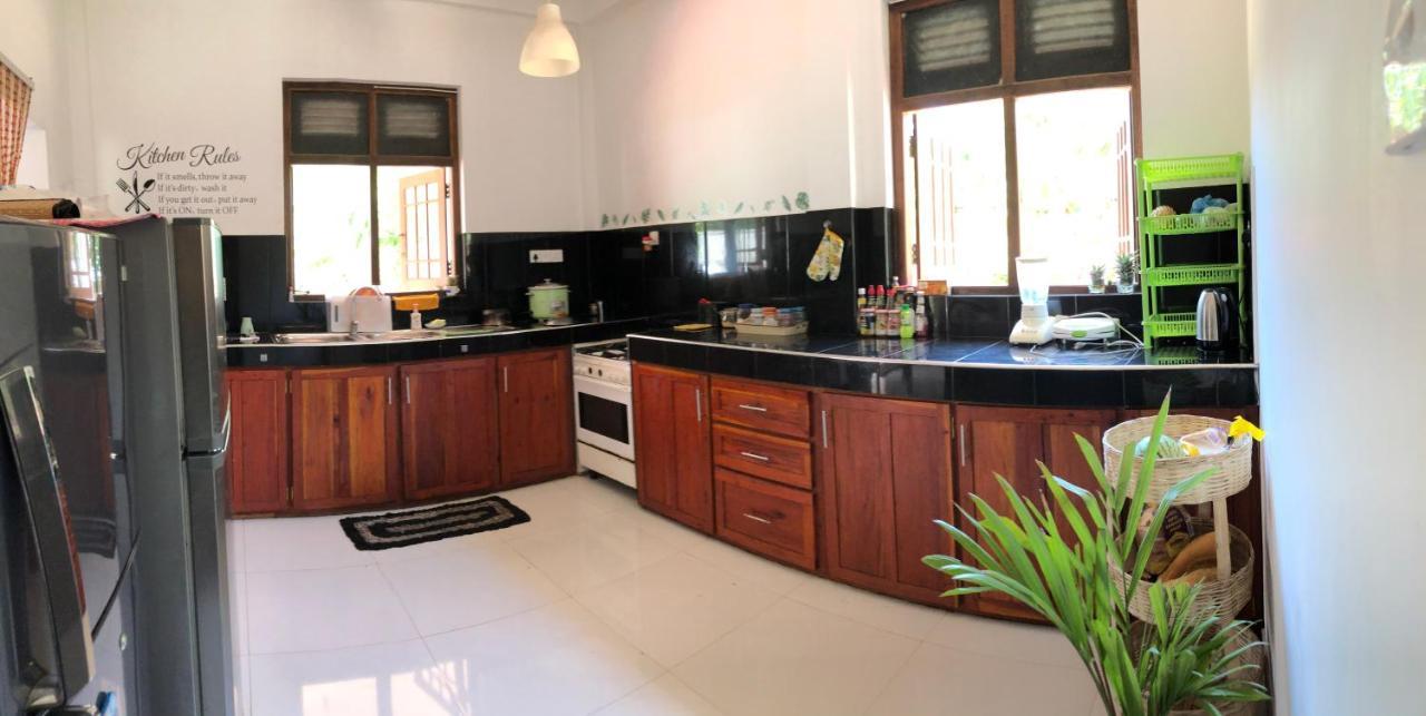 Sritaly Inn Мириса Екстериор снимка